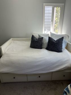 White HEMNES Sofa / Day Bed - Pulls out to Double Bed