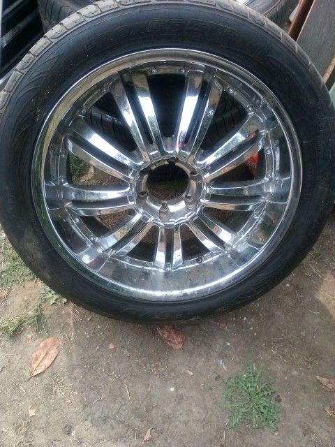 305/40/22 Rims And Tires