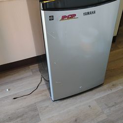 Mini fridge