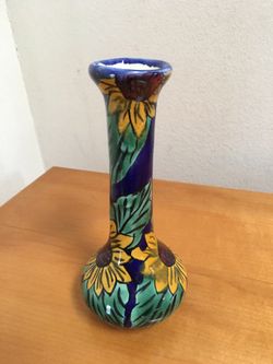 6.5” HAND PAINTED MEXICAN TALAVERA BUD VASE 🌹