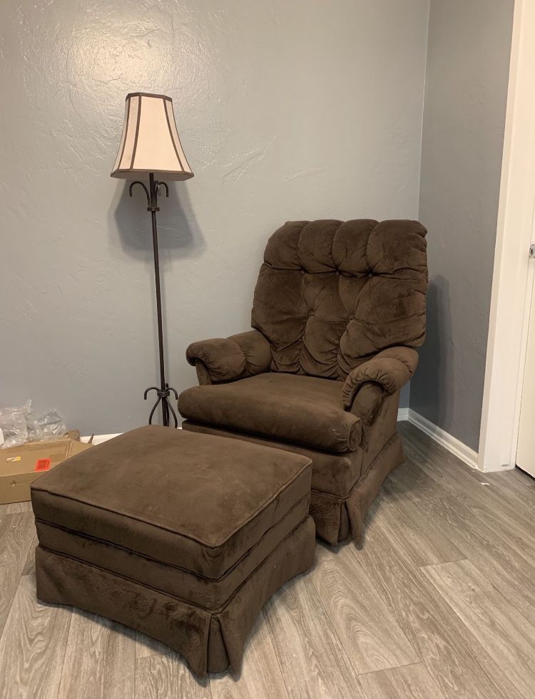 MUST GO Comfy $25 Swivel Rocker Chair and Matching Ottoman