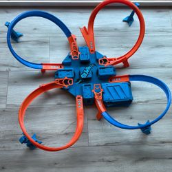 Hot Wheels Race Track 
