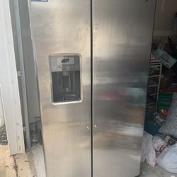 ✨ GE Stainless Steel Side-by-Side Refrigerator – 25.3 Cu. Ft. (Simpsonville, SC) ✨