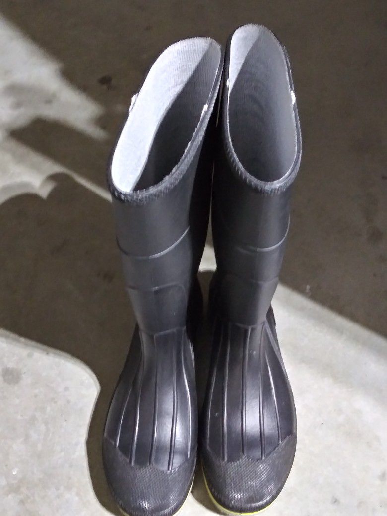 Rubber Rain Boots Size. 11