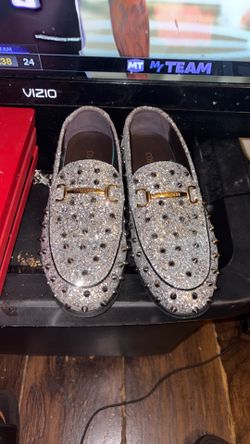 Please buy need the money for my 1st year in college and the bottom a lil dirty