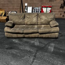 Couch With Pull Out Bed 