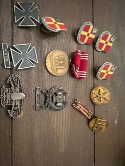 Vintage military pins lot