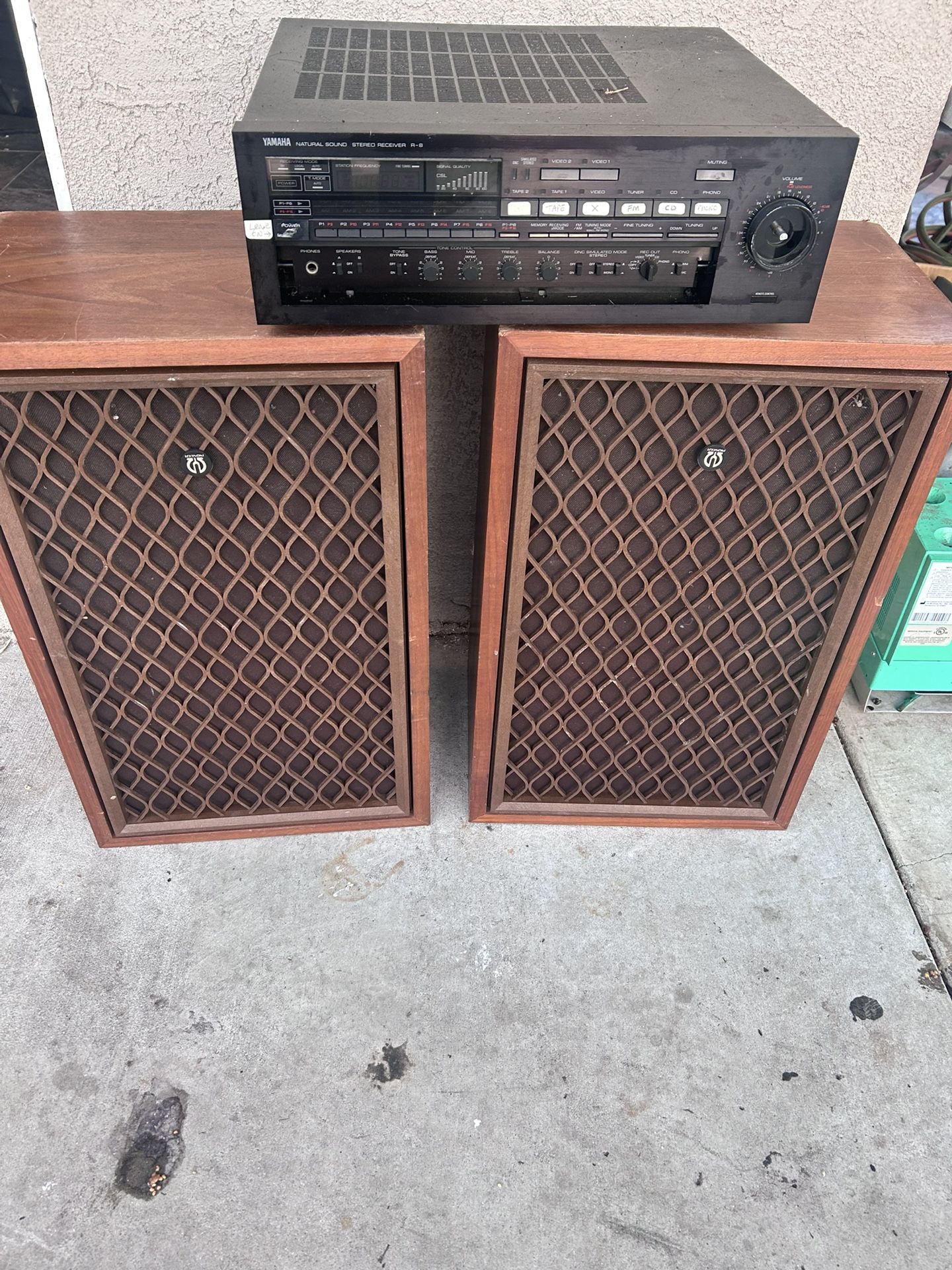 Yamaha Receiver And Pair Of Vintage Pioneer Speakers Everything Woks