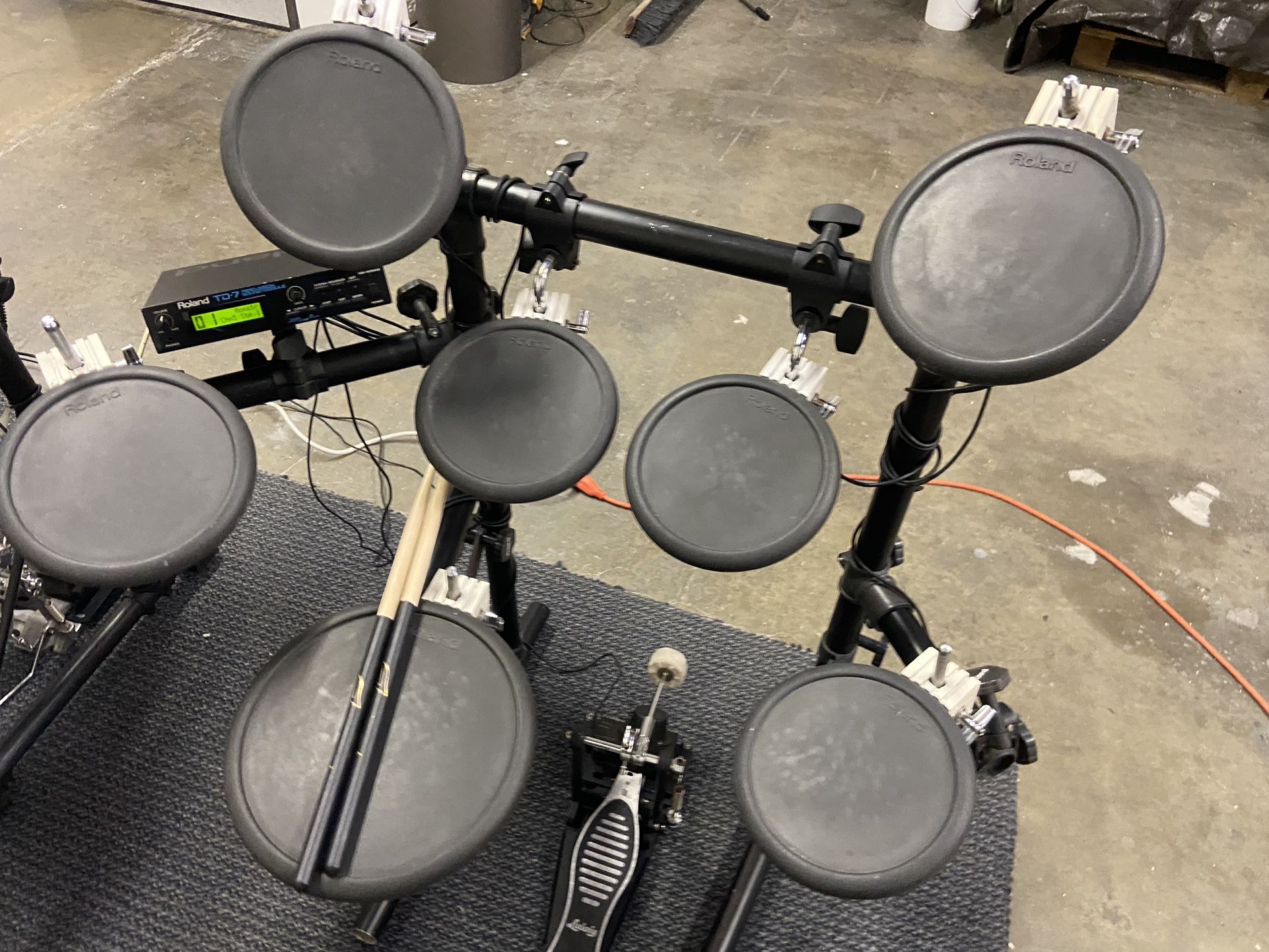 Unleash Your Inner Rock Star (Quietly!) with this Roland TD-7 Electronic Drum Set