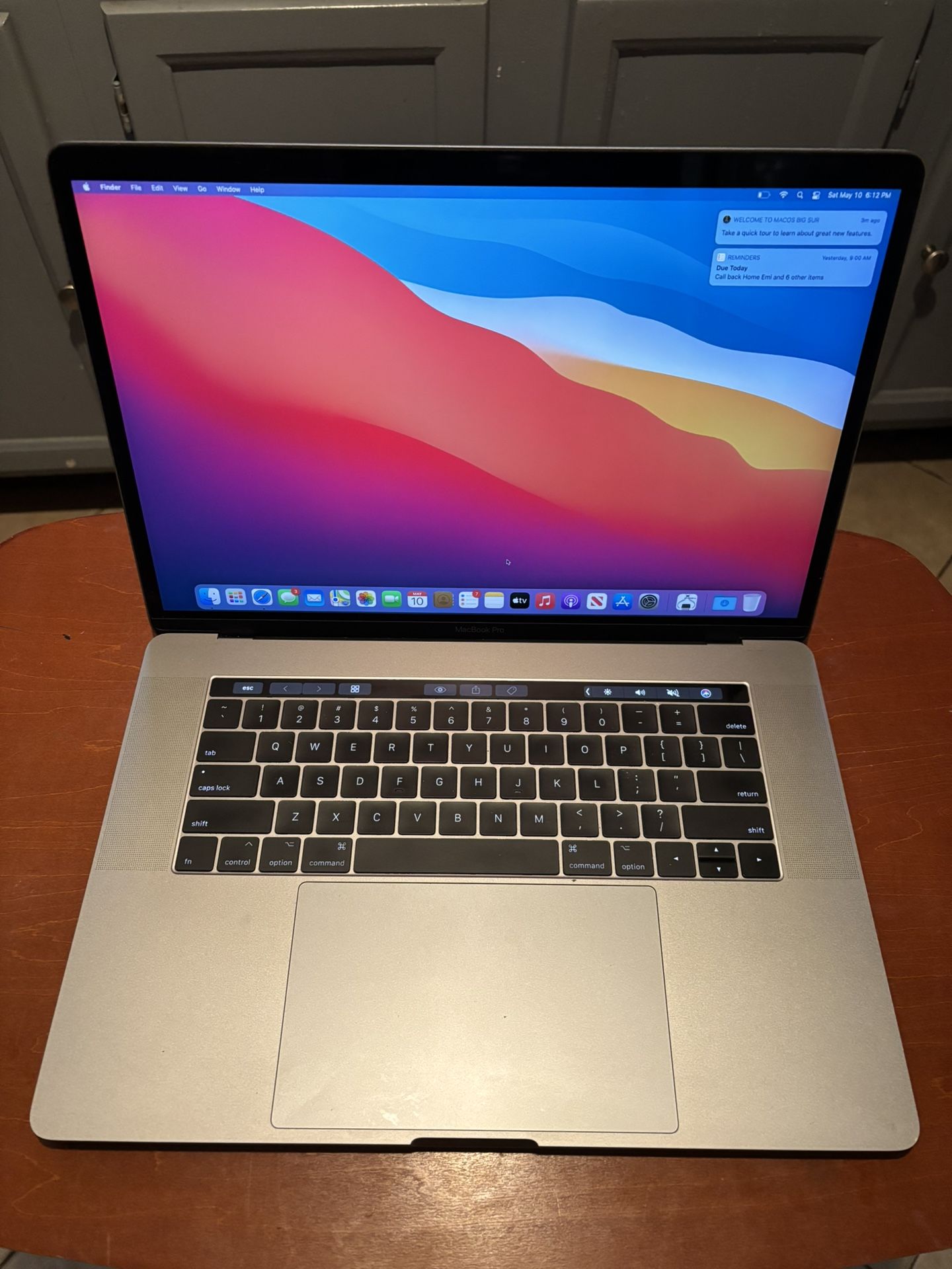 2017 MacBook Pro 15.4”3.1GHz 16GB Intel i7 QuadCore 1TB only 158 Count Music Recording software