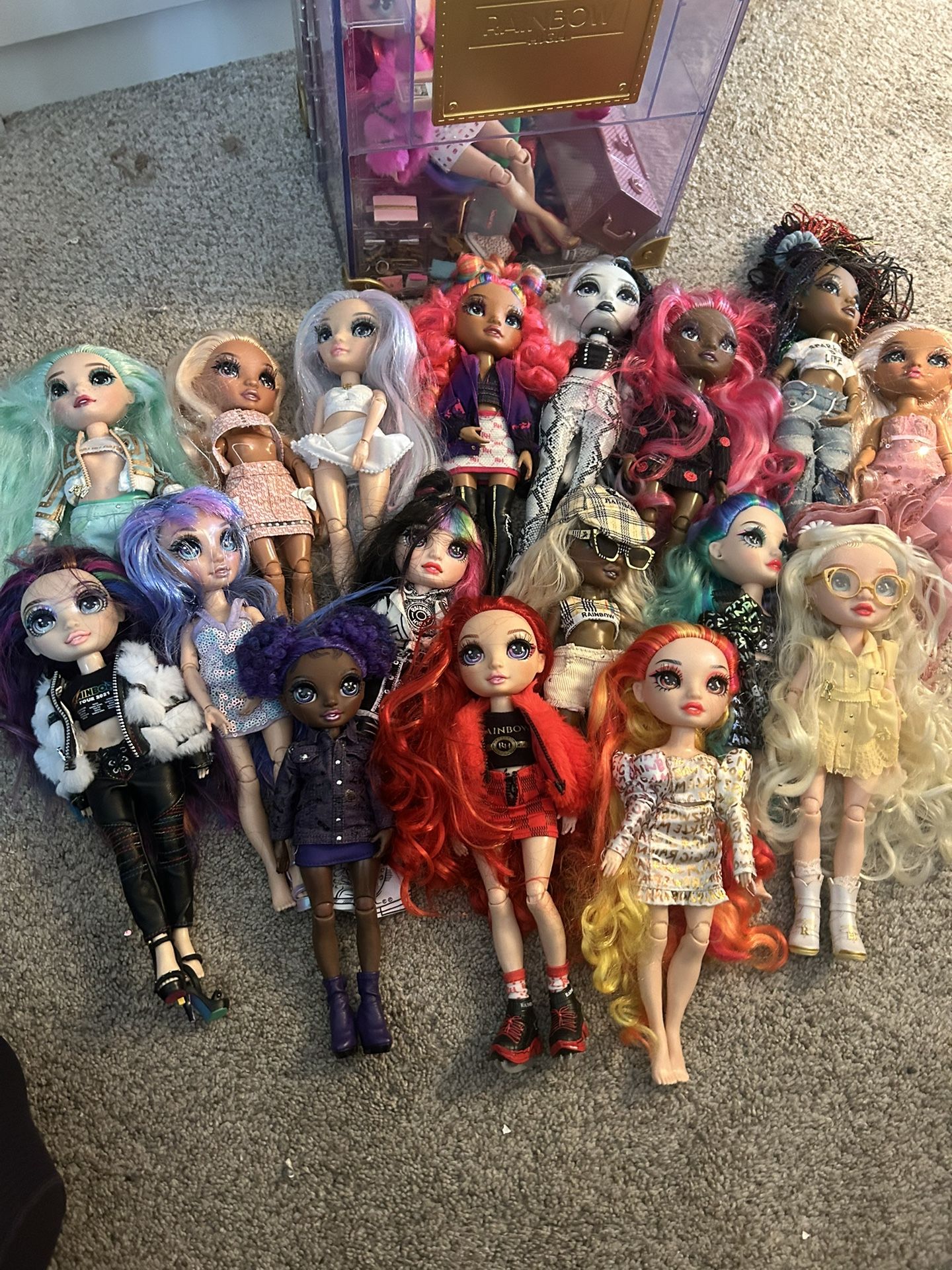 Rainbow high dolls /closet