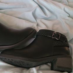 Brand New Jeossy Boots