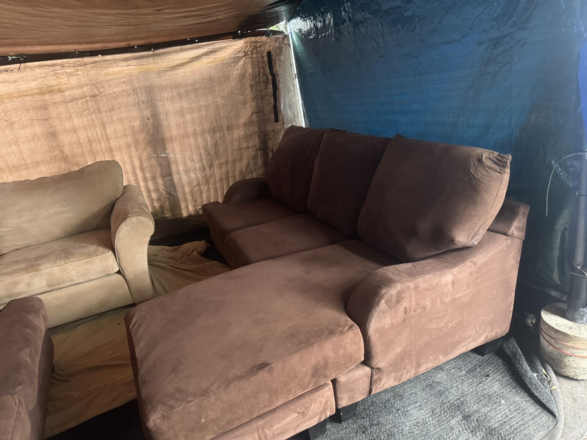 Brown couch and loveseat comes with a reversible chase. You could put the chase on the couch or the loveseat and on either side good condition