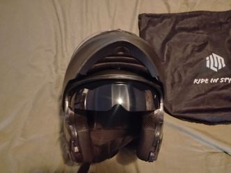 Motorcycle helmet