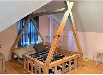 Free Full size bed room