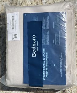 NEW NEVER OPENED Bedsure King Size Sheet