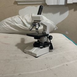 AmScope compound microscope