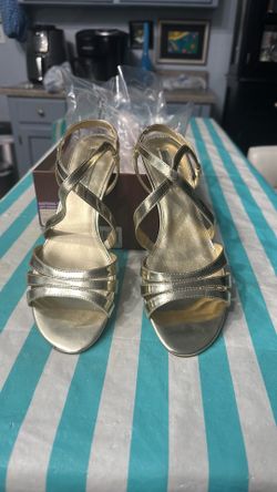 Gold StrappySandals 2”Heels size8