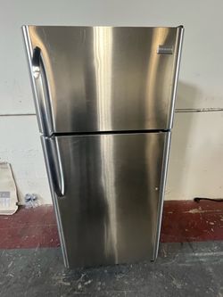 Refrigerator Frigidaire 30”