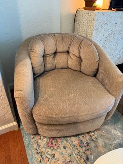 Small swivel chair.