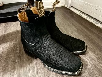 Ankle boots black python print size 7 men’s