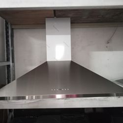 Brand New ZLine Convertible Vent Wall Mount Range Hood In Stainless Steel 42"