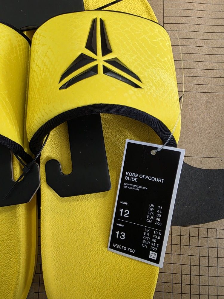 Nike Kobe Bryant Offcourt Slide Yellow Black  display picture 1