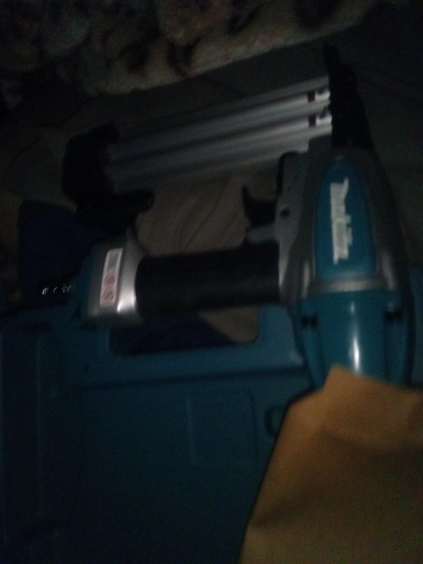 Makita AF506 2" Brad Nailer, 18 Gauge