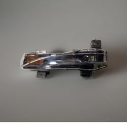 2021 2022 2023 Tesla Model S LEFT FOG LIGHT USED OEM 1563710-00-C / 3 Pin Plug