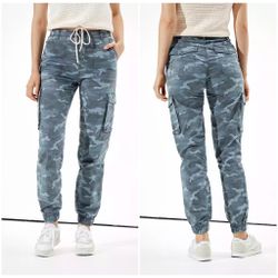 AE Relaxed Mom Cargo Jogger Pant