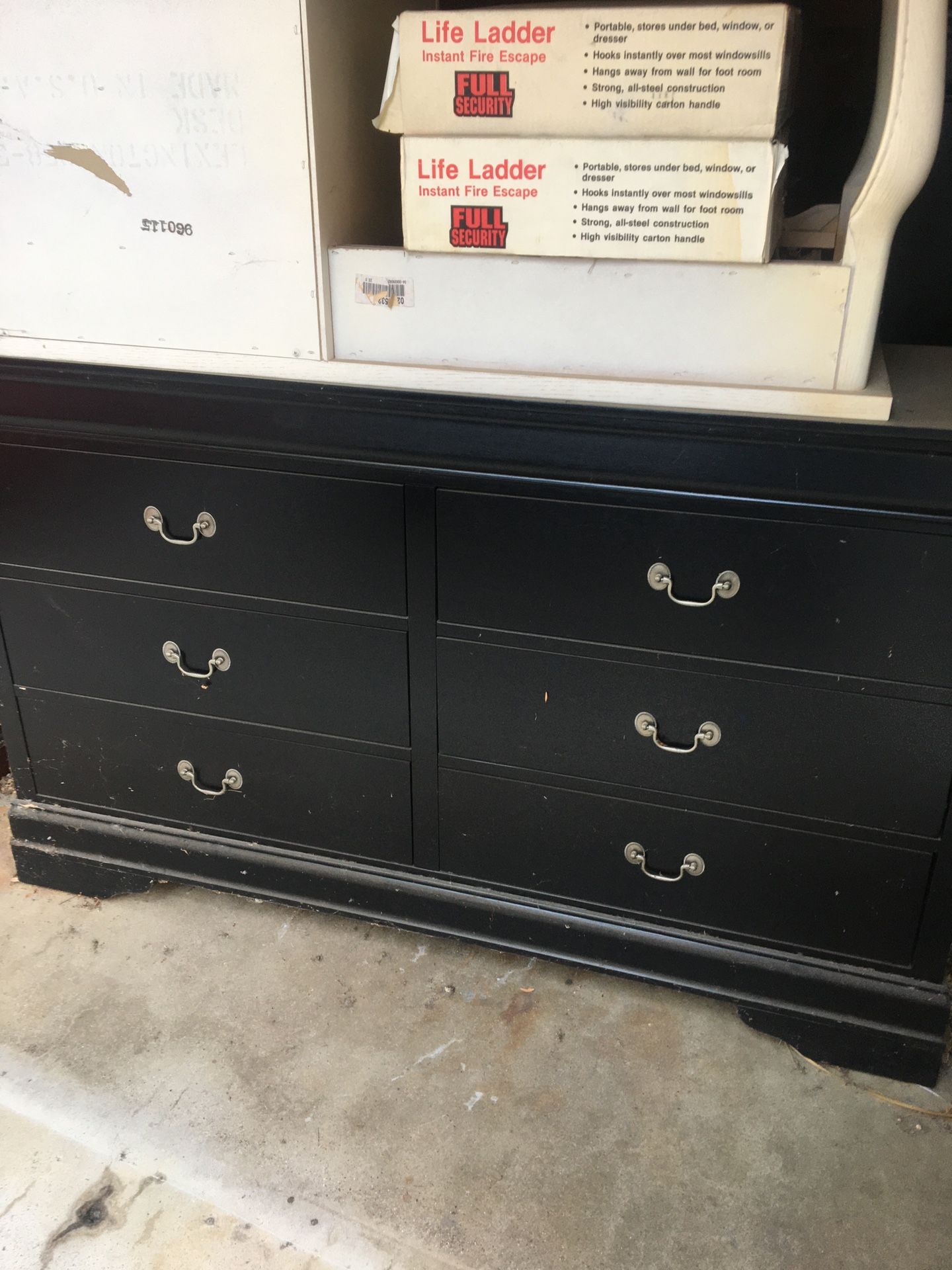 Dresser Set Black