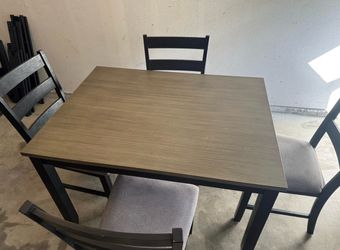 Kitchen table & chairs