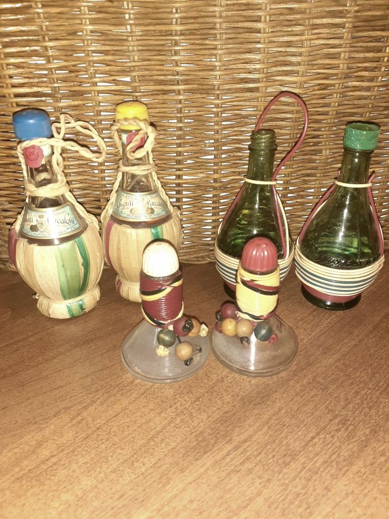 Vintage Italian Chianti Wine Bottle Salt And Pepper Shakers