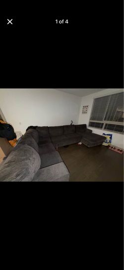 Ballinasloe 3-piece Sectional With Chaise