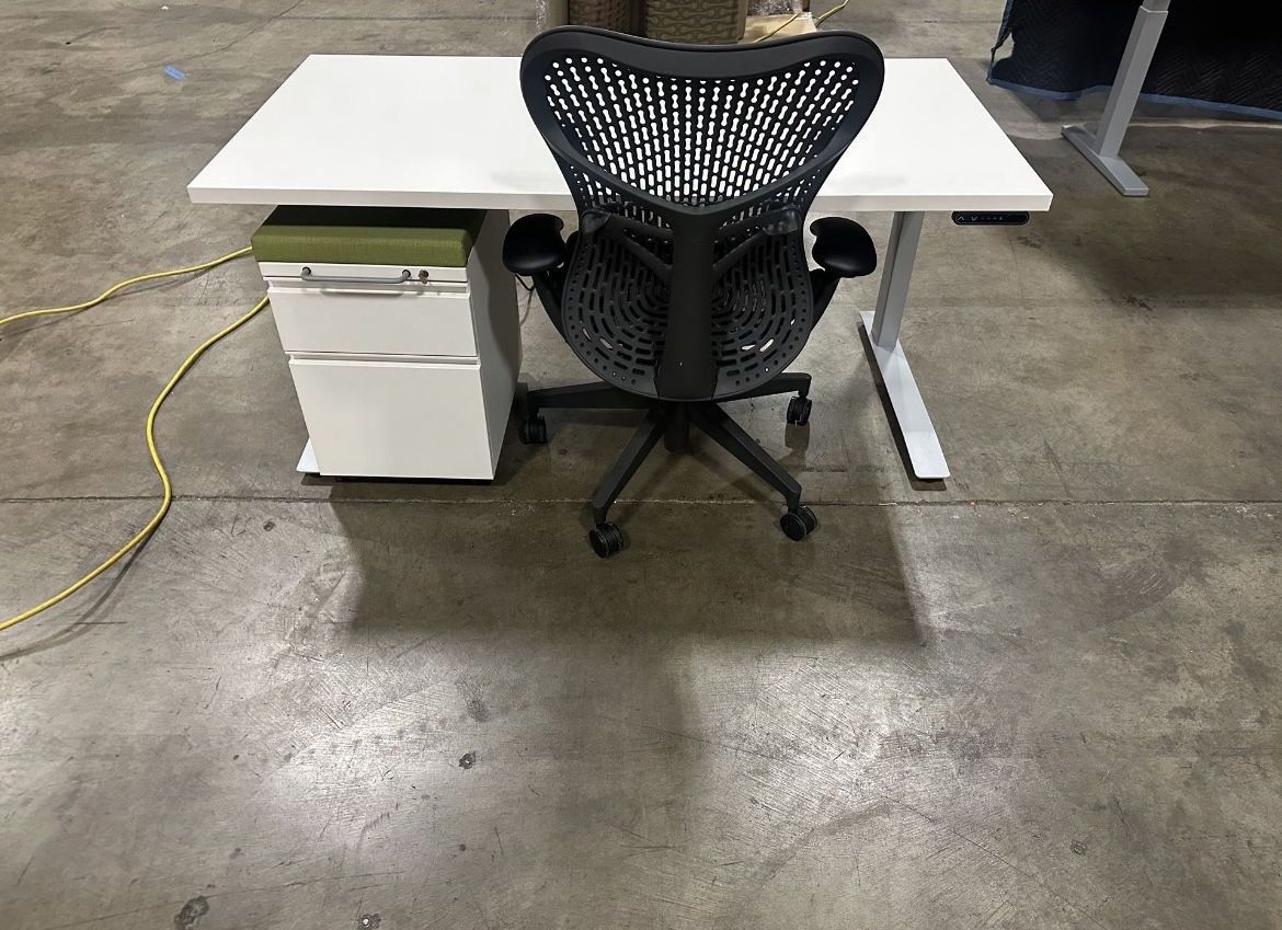 60x30 Standing Desk! Digital Display With 3 Presets! We Also Have Chairs, Monitors, Monitor Arms, And More Available!