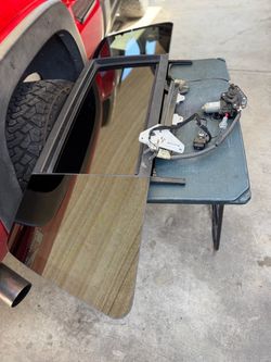 Nissan Titan back sliding window