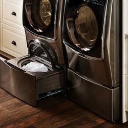 27" LG Sidekick Pedestal Washer And Matching Pedestal Drawer In Graphite Stainless Steel