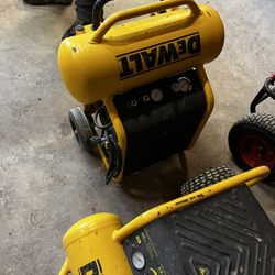 Dealt Air Compressor Works Like New 