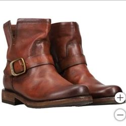 New in box Frye Ladies' Leather Boot. Available in size 9. Sells at costco for $125 plus https://offerup.com/redirect/?o=dGF4Lk5ldw== in box Frye Ladi