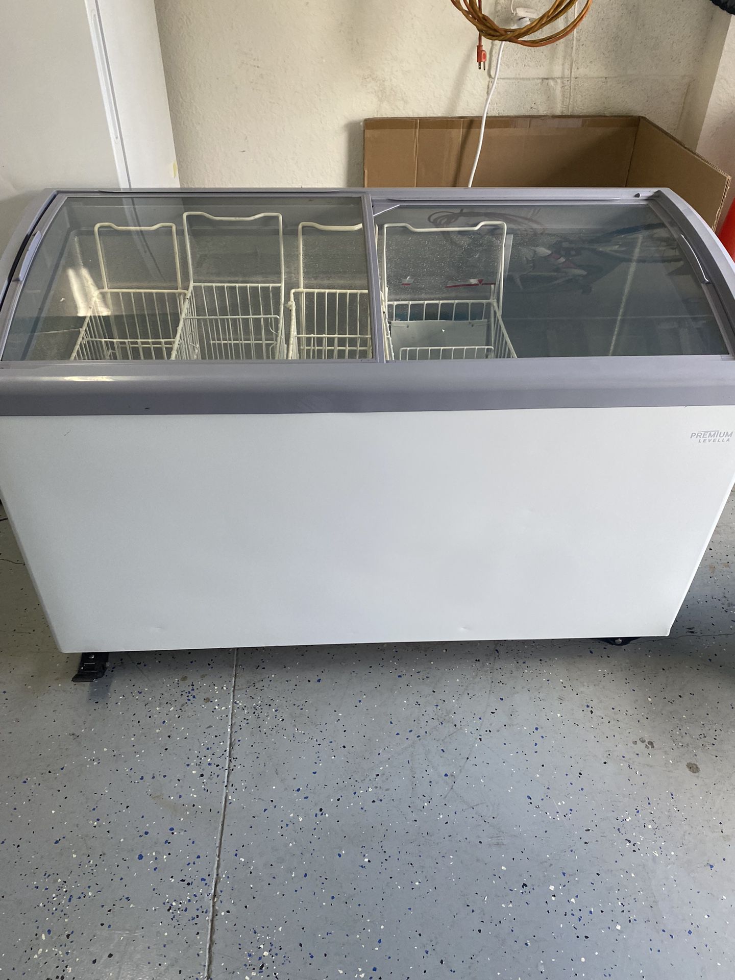 5ft Clear Top Freezer 