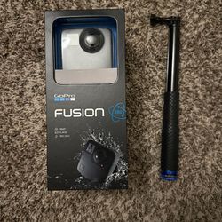 Barely Used GoPro Fusion 32GB Missing USB side Cover