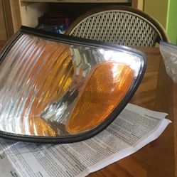 1998 Toyota Sienna  Driver Corner Light 