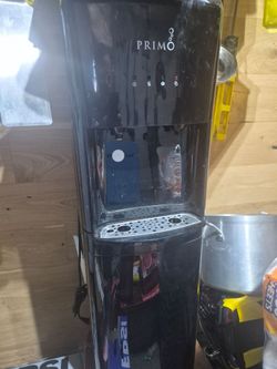 Primo water despenser with 5gallons