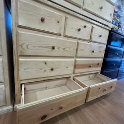 9 Drawer pine