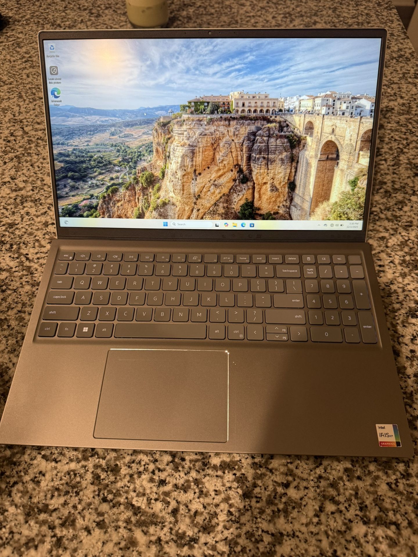 Dell Inspiron 15 5510 - Ouvert Jamais Utilisé - Réf 24WTRG3