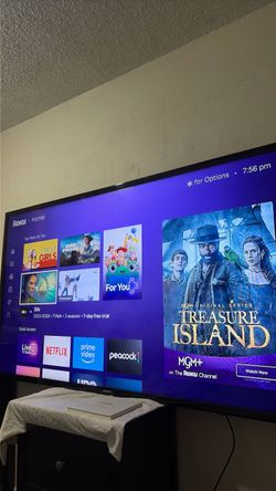 Tv  Samsung  Roku   72 inches  with  wall mount