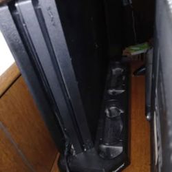 PS4 Pro W/ Stand, Controller Cables, 5 Games
