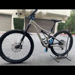 Mountain Bike/ Specialized Stumpjumper Expert