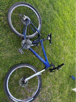 Trek FUELX full suspension mountain bike