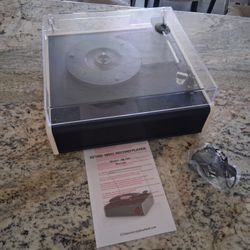 Great Gift Turntable Brand New In A Box $35 Firm